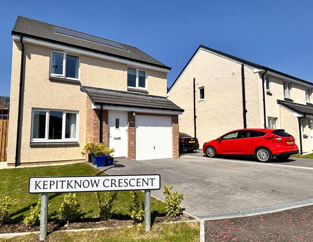 Main image of property: 11 Kepitknow Crescent, Kinross, KY13 8RJ