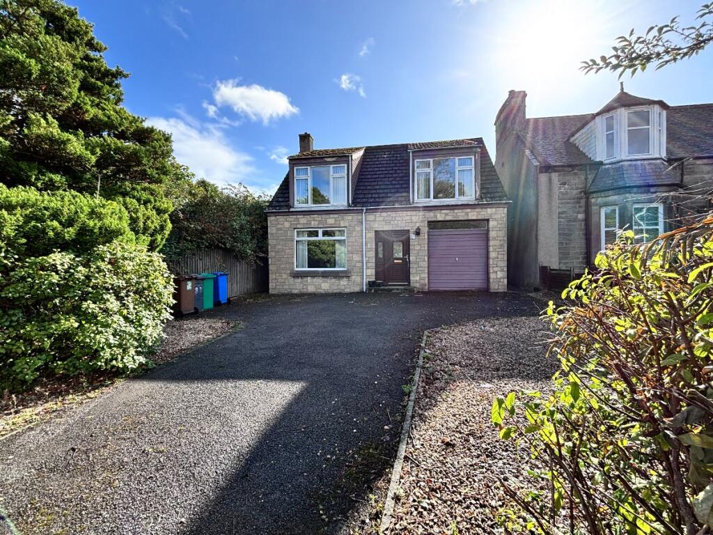 Main image of property: 83 Holyrood Place, Dunfermline, KY12 7QG