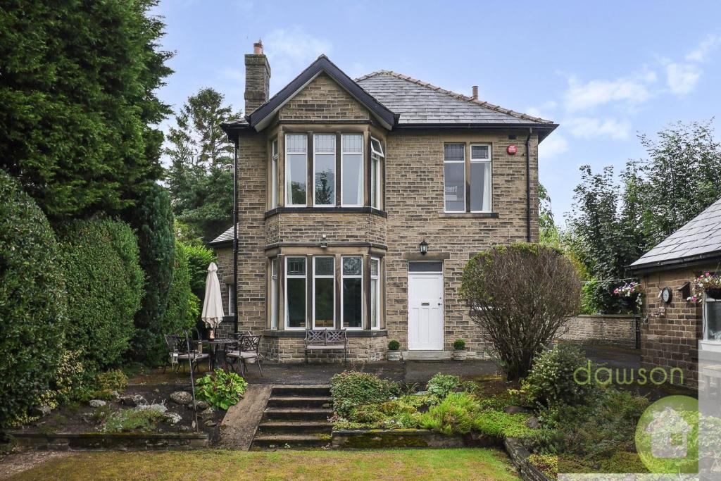 4 bedroom detached house for sale in Victoria Road, Elland, HX5