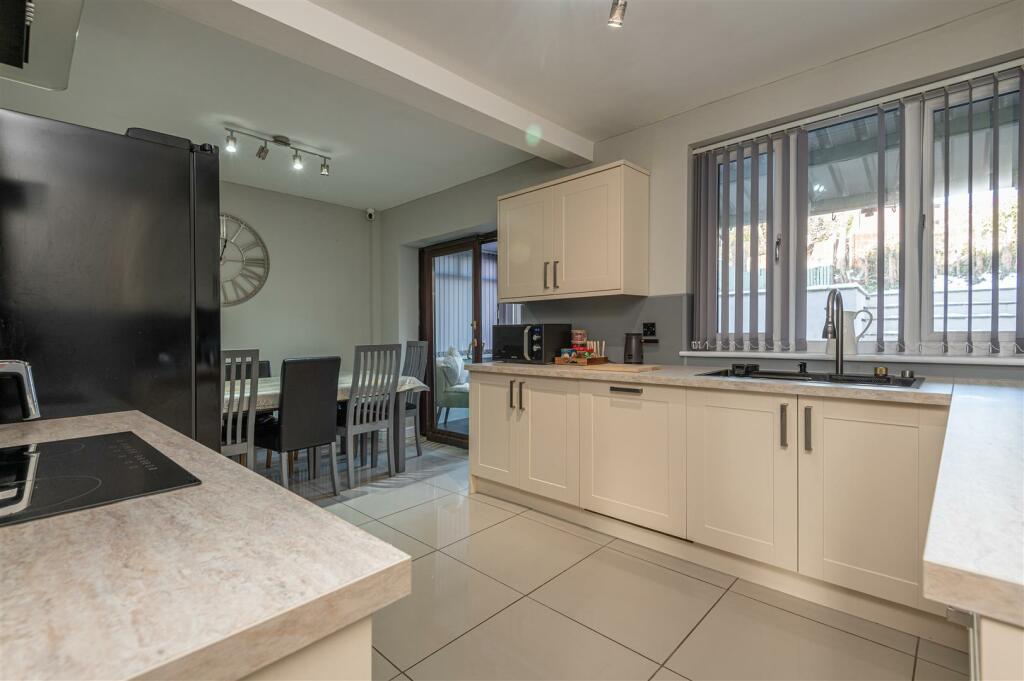 Additional property image - Saxton Avenue, Bradford