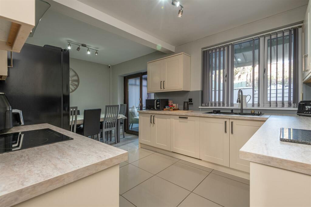 Additional property image - Saxton Avenue, Bradford