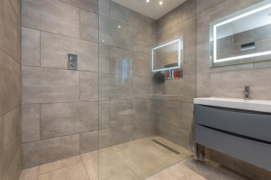 Additional property image - Saxton Avenue, Bradford