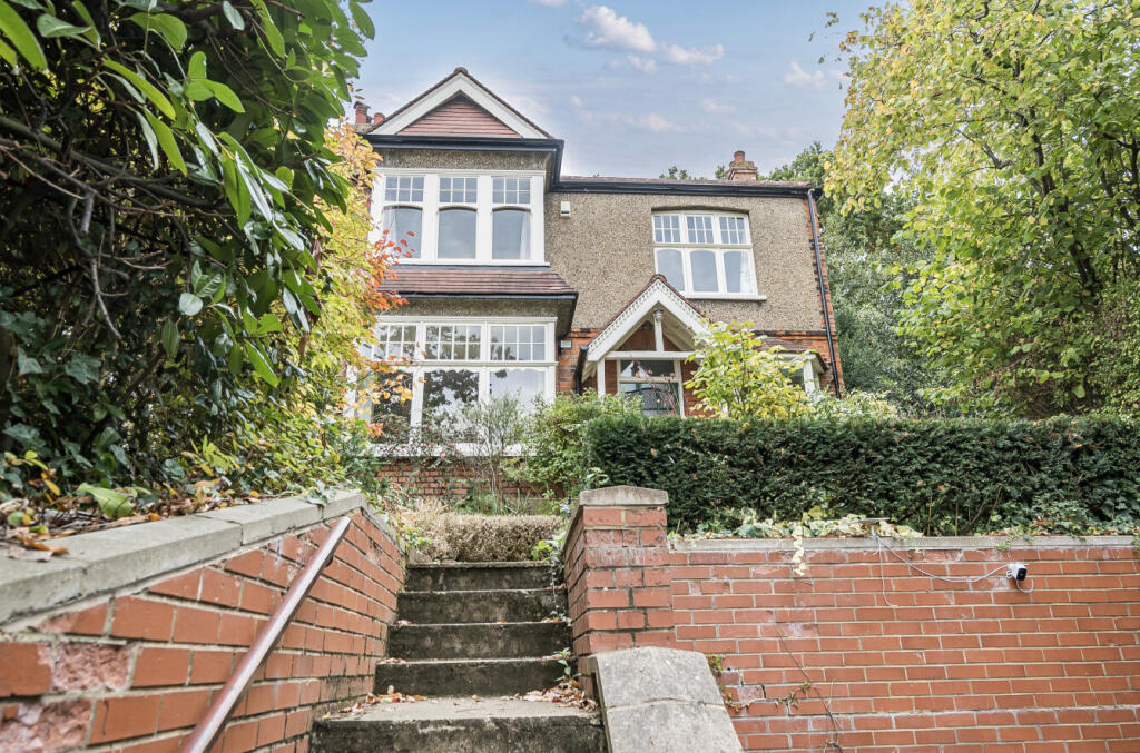 Main image of property: Lyonsdown Road, New Barnet, Barnet, EN5