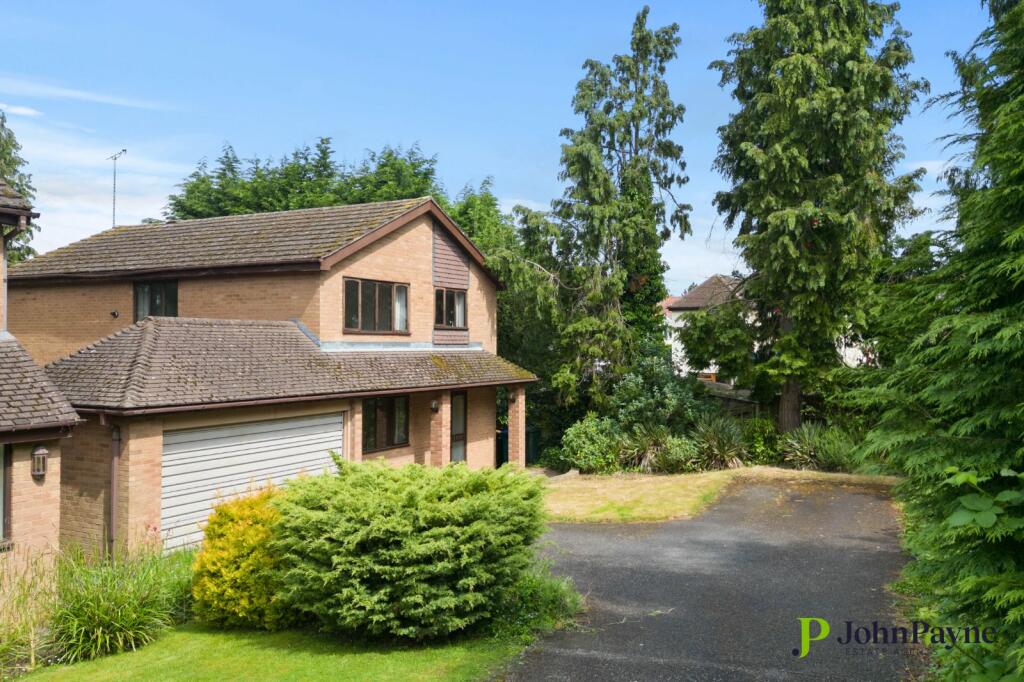 4 bedroom detached house for sale in Fairlands Park, Cannon Hill