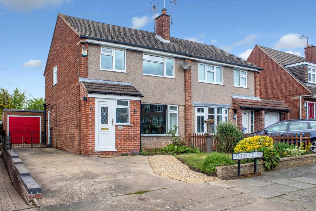 3 bedroom semidetached house for sale in Kennedy Drive, Stapleford