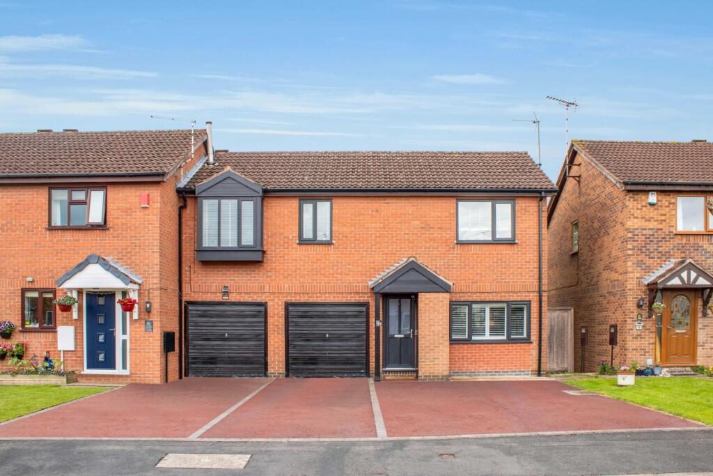 2 bedroom semidetached house for sale in Rugeley Avenue, Long Eaton, Nottingham, NG10