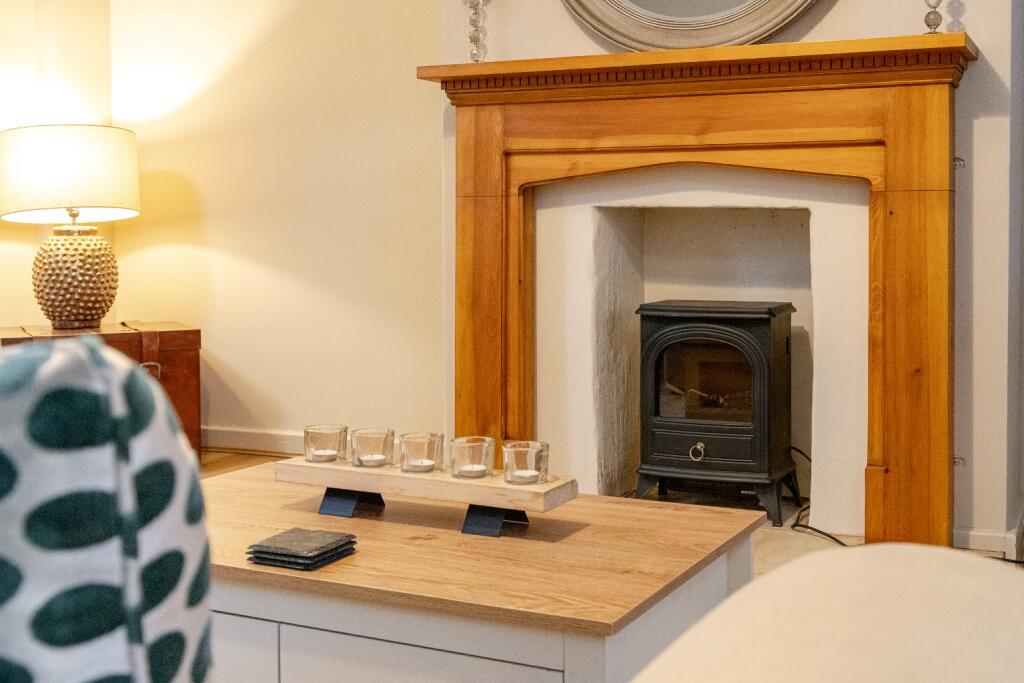 3 bedroom terraced house for sale in Easby Court, Richmond, DL10