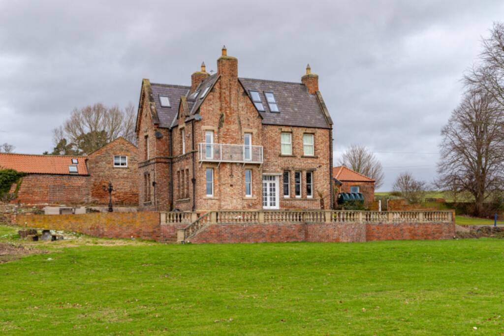 4 bedroom detached house for sale in Blind Lane, Hurworth, DL2