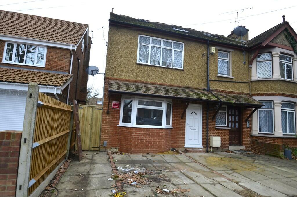 Apartment to rent on Sidney Road, StainesuponThames