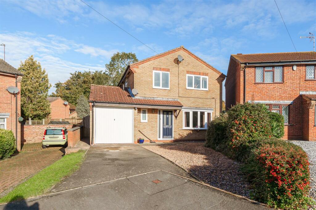 4 bedroom house for sale in Pine Close, Lutterworth, LE17