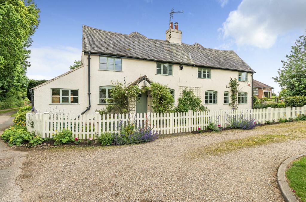 5 bedroom detached house for sale in The Green, Wigston Parva, Hinckley