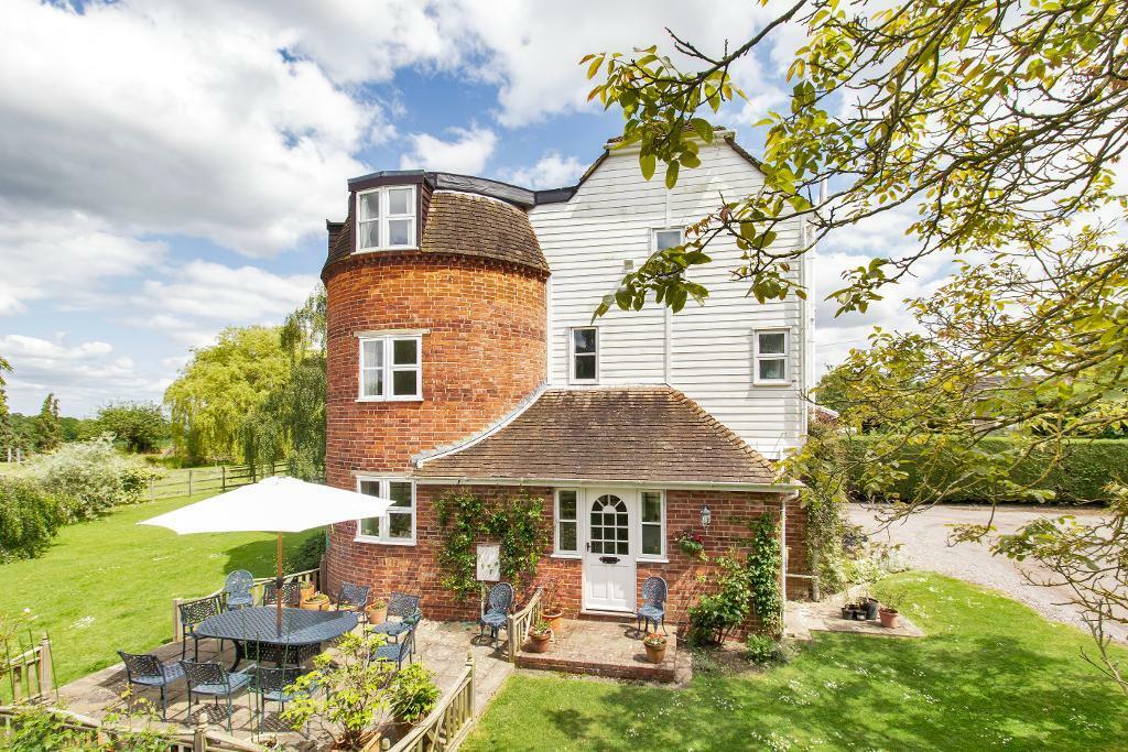 6 bedroom detached house for sale in Curtisden Green, Goudhurst, Kent, TN17 1LA, TN17