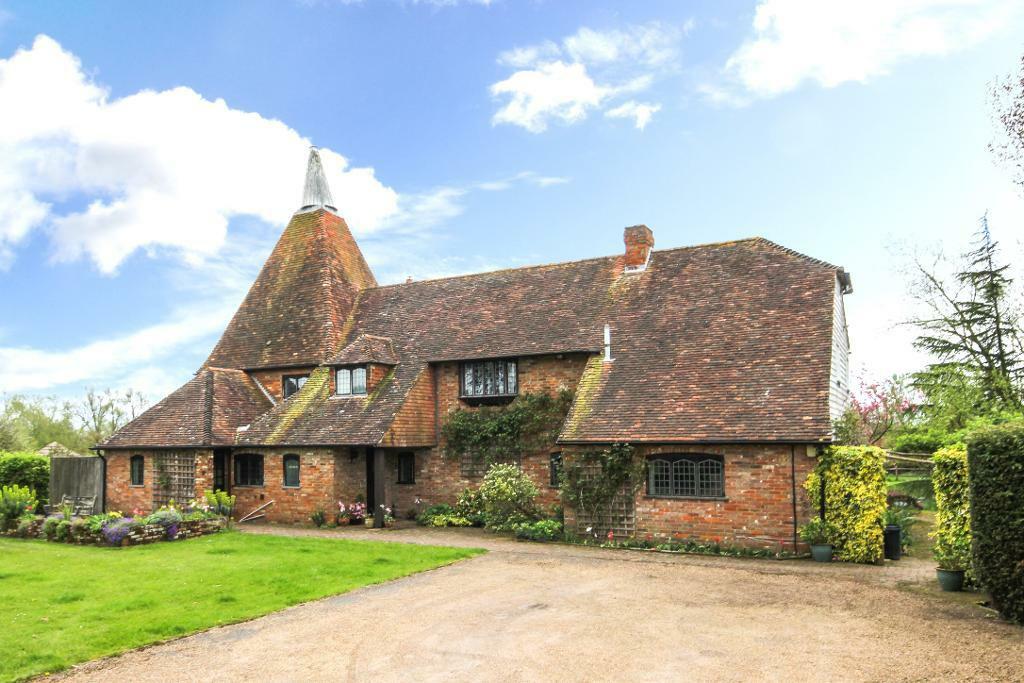 5 bedroom detached house for sale in Stone in Oxney, Tenterden, Kent
