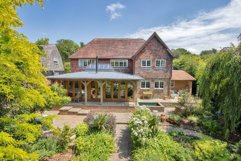 4 bedroom detached house for sale in Rye Road, Hawkhurst, Kent, TN18