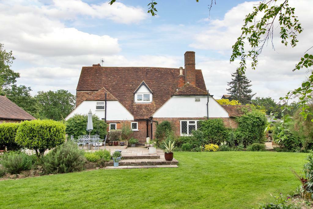 6 bedroom detached house for sale in Staplehurst Road, Marden, Kent