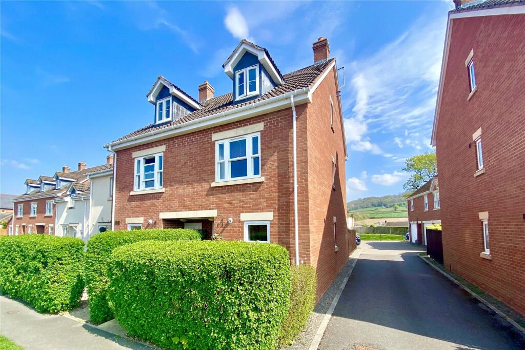 4 bedroom semidetached house for sale in Dyers Meadow, Byes Lane