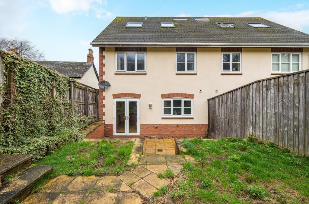 4 bedroom semidetached house for sale in Mount View, High Street