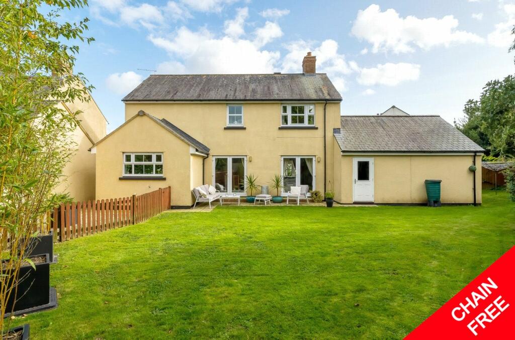 4 bedroom detached house for sale in Ballard Grove, Sidford, Sidmouth, Devon, EX10