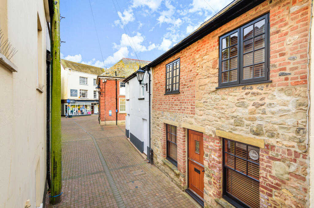 3 bedroom terraced house for sale in Dove Lane, Sidmouth, Devon, EX10