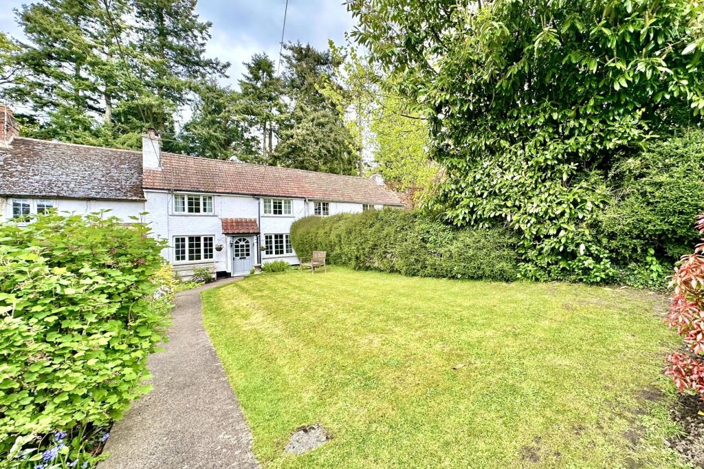 2 bedroom terraced house for sale in West Hill Road, West Hill, Ottery