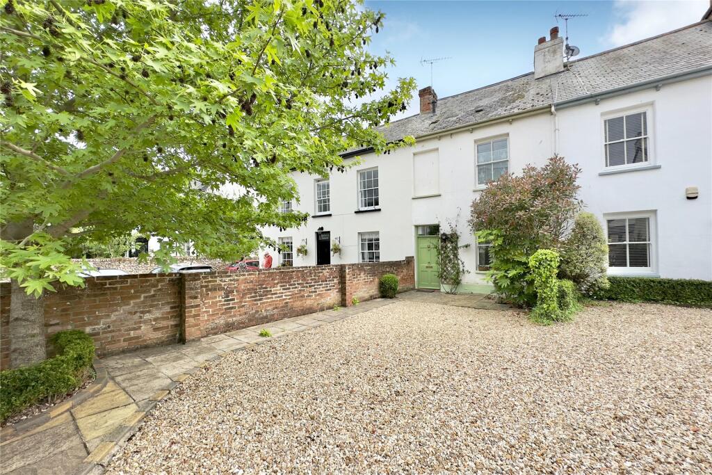 3 bedroom terraced house for sale in Albert Terrace, Road