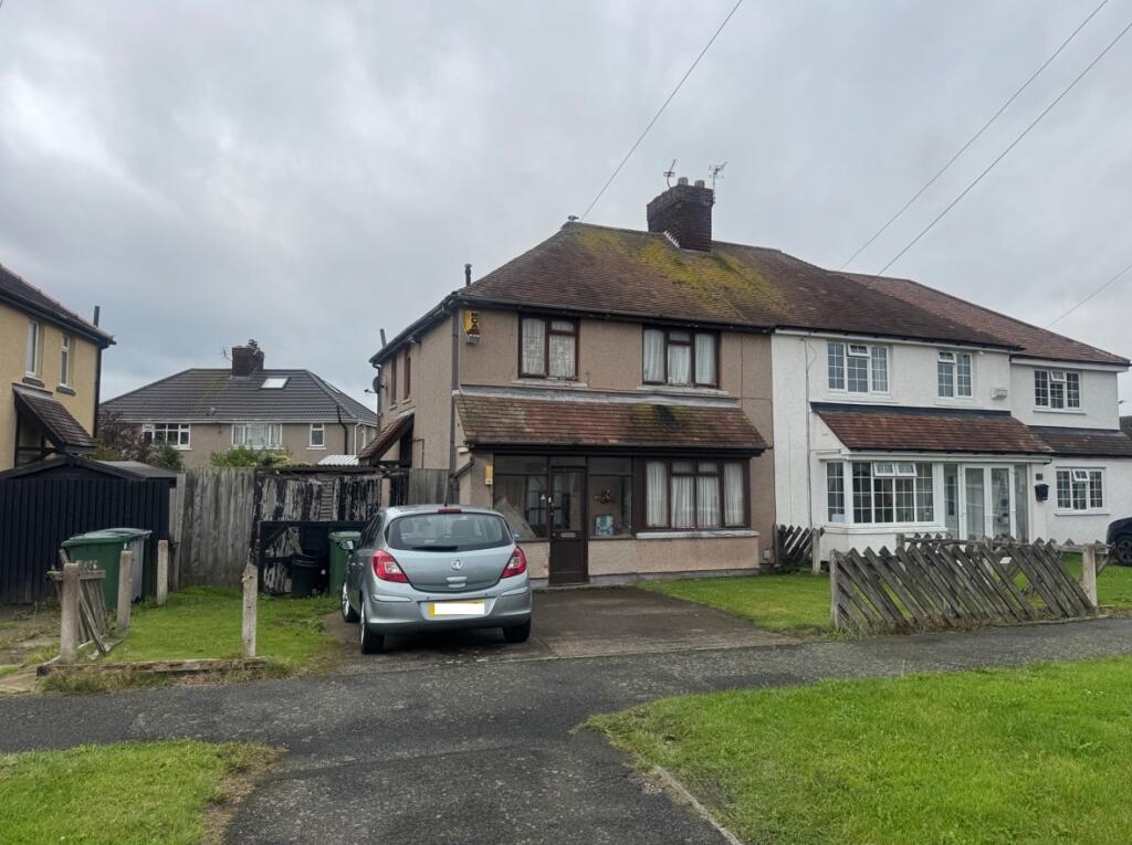 Main image of property: 15 REEDS AVENUE WEST, WIRRAL, MERSEYSIDE