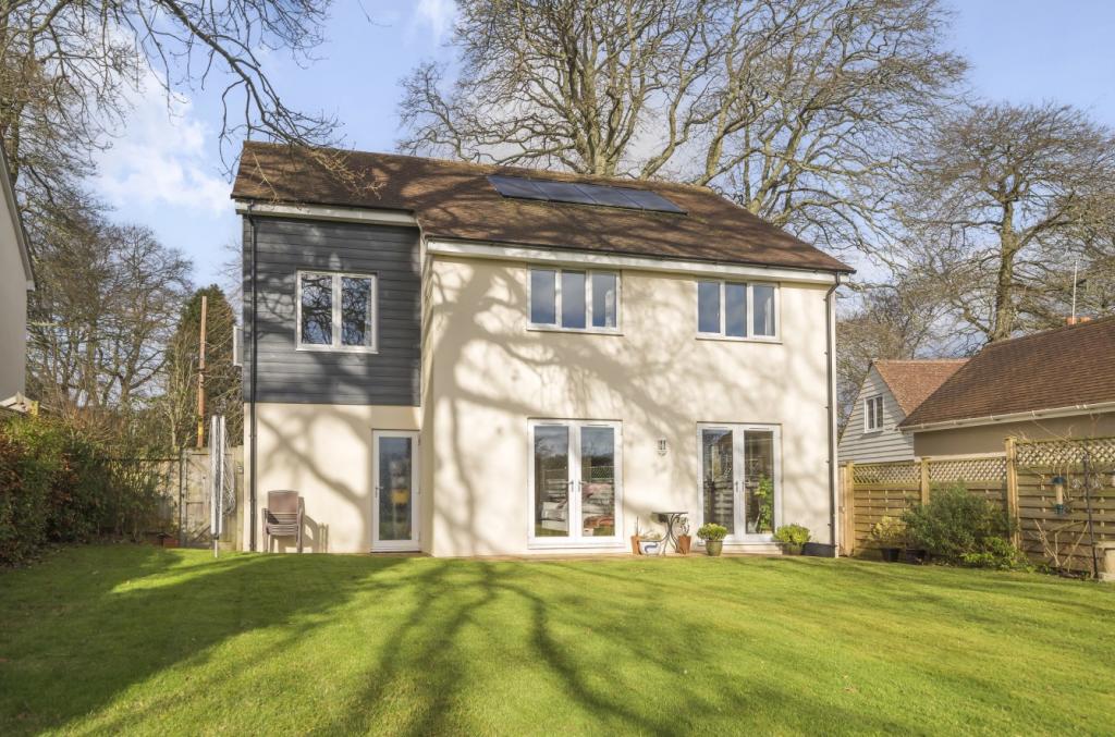 4 bedroom detached house for sale in Knowle Village, Knowle, Budleigh
