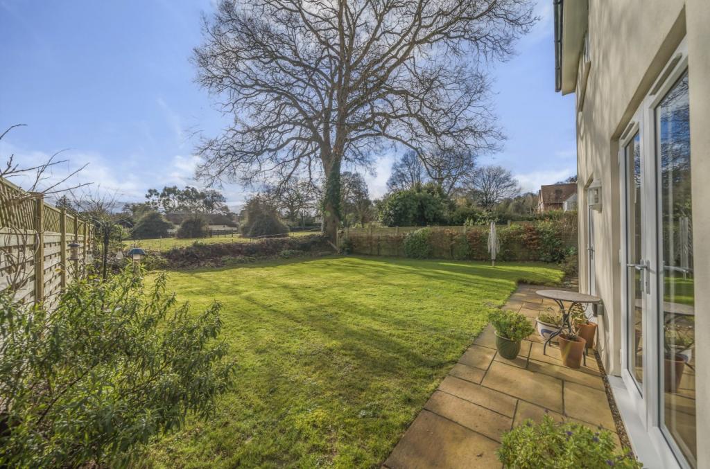 4 bedroom detached house for sale in Knowle Village, Knowle, Budleigh