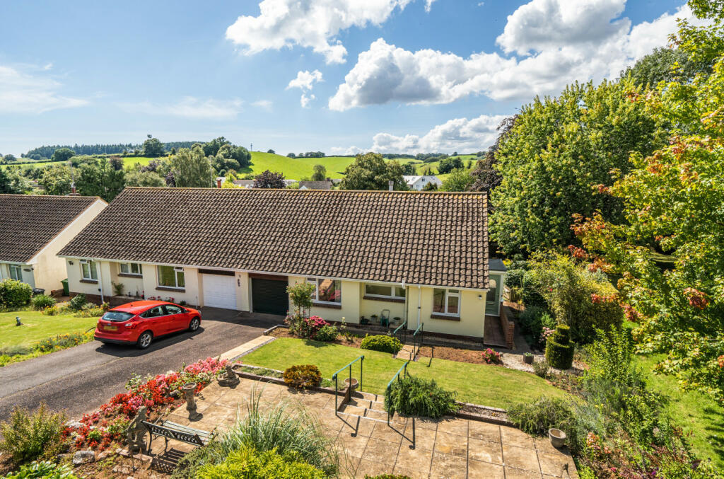 2 bedroom bungalow for sale in Chichester Way, East Budleigh, Budleigh
