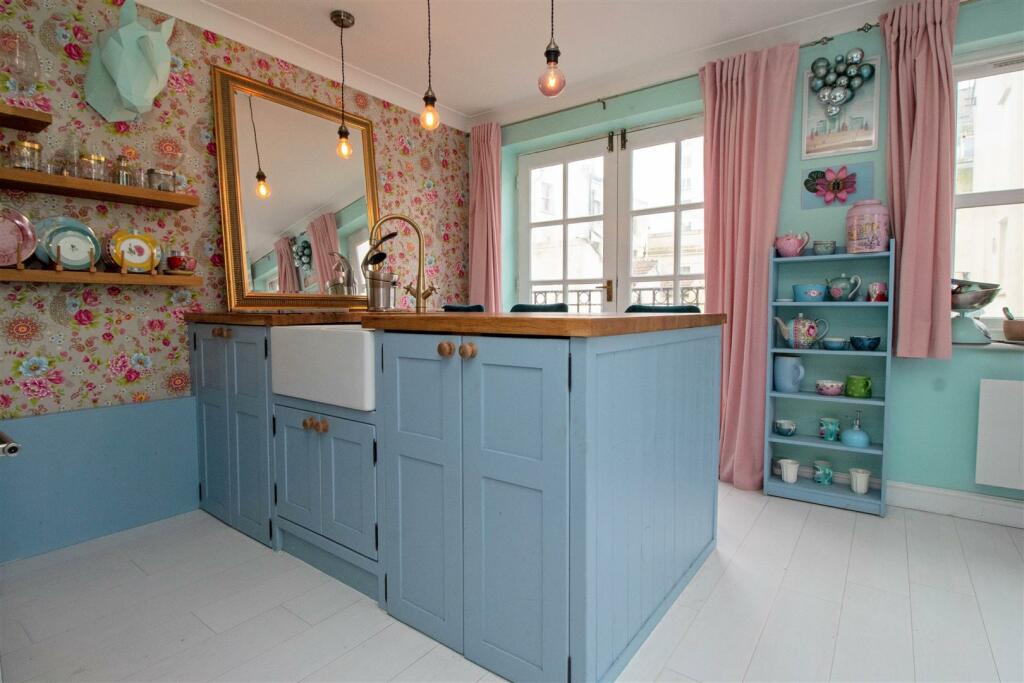 Additional property image - Russell Mews, Brighton
