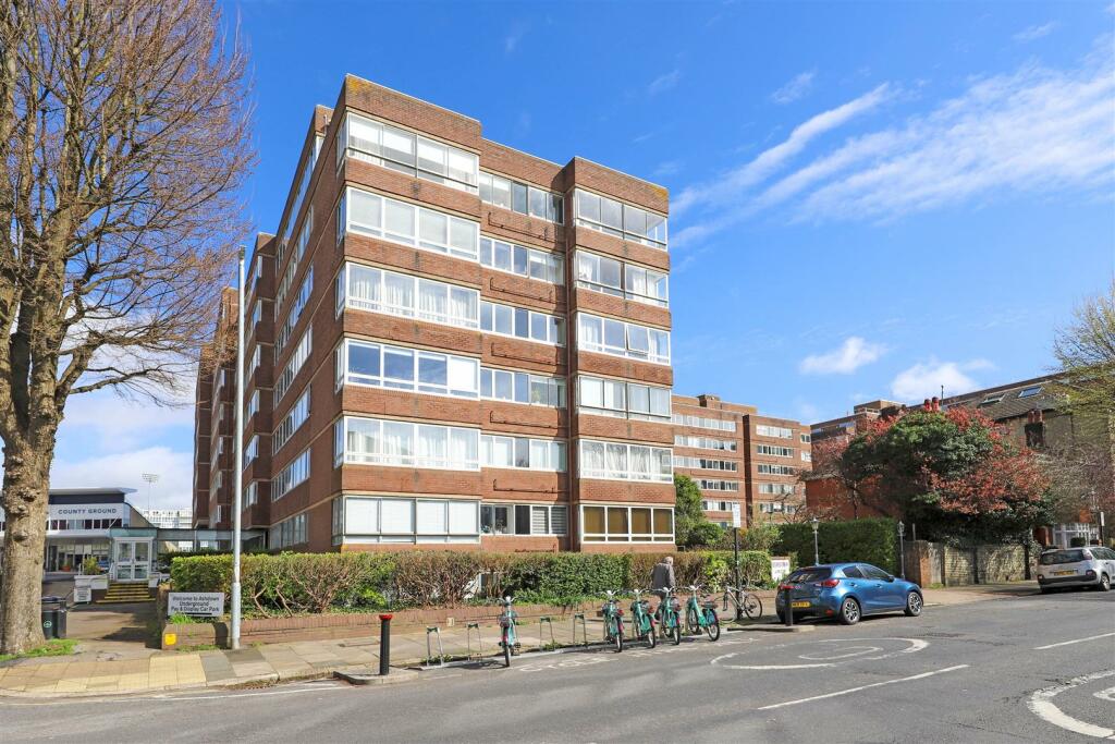 2 bedroom apartment for sale in Ashdown, Eaton Road, Hove, BN3