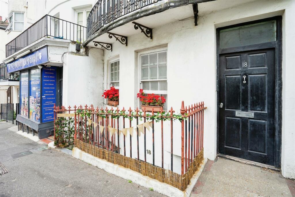 2 bedroom apartment for sale in Norfolk Square, Brighton, BN1