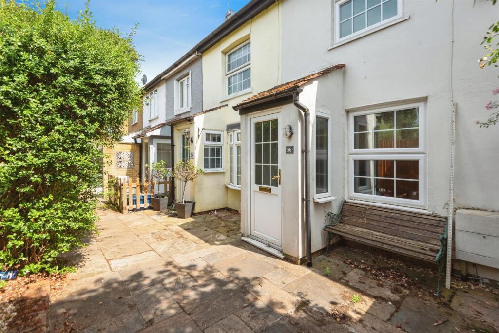 2 bedroom terraced house for sale in Second Cross Road, Twickenham, TW2