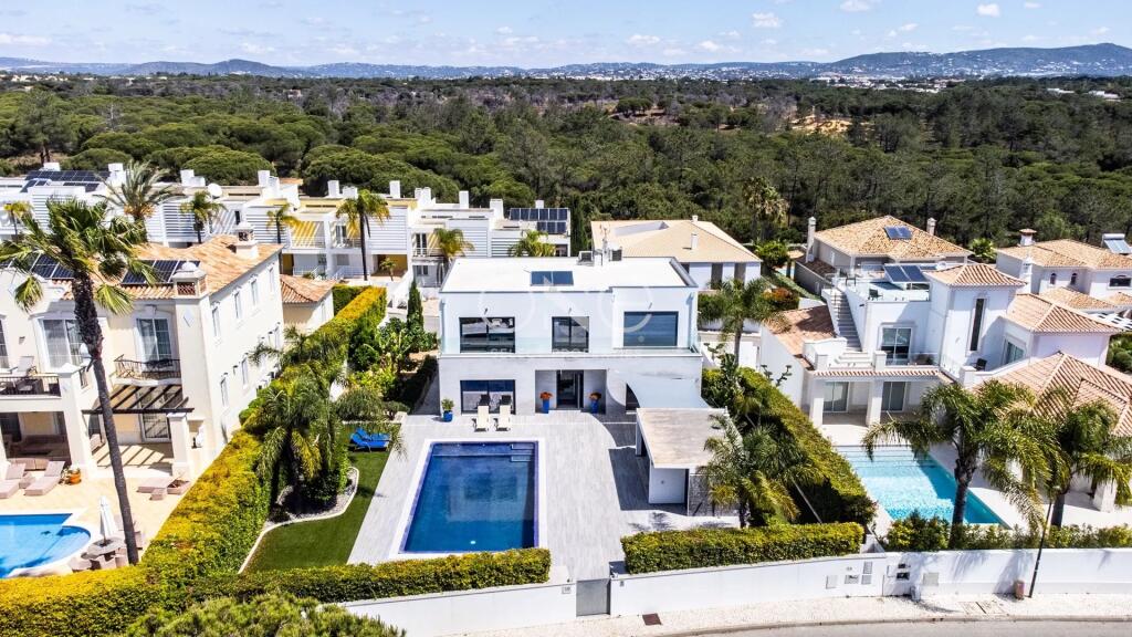 Main image of property: Algarve, Almancil