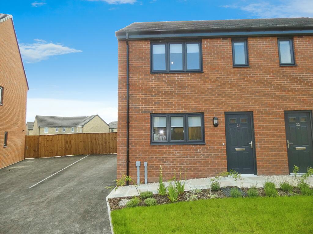 3 bedroom semidetached house for rent in Limestone Avenue, Clay Cross, S45