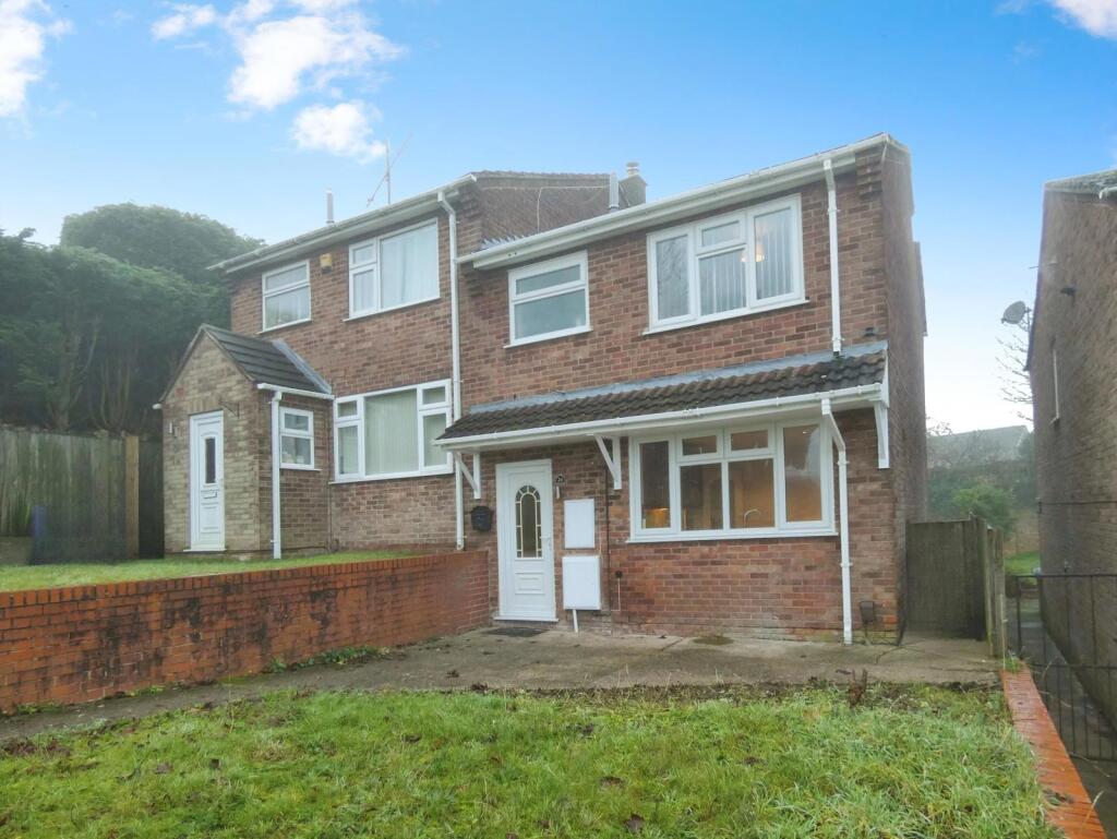 Main image of property: Lynnes Close, Blidworth, NG21