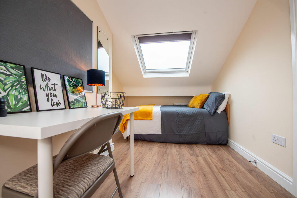 5 bedroom terraced house for rent in Leopold Road, Kensington Fields, Liverpool, L7