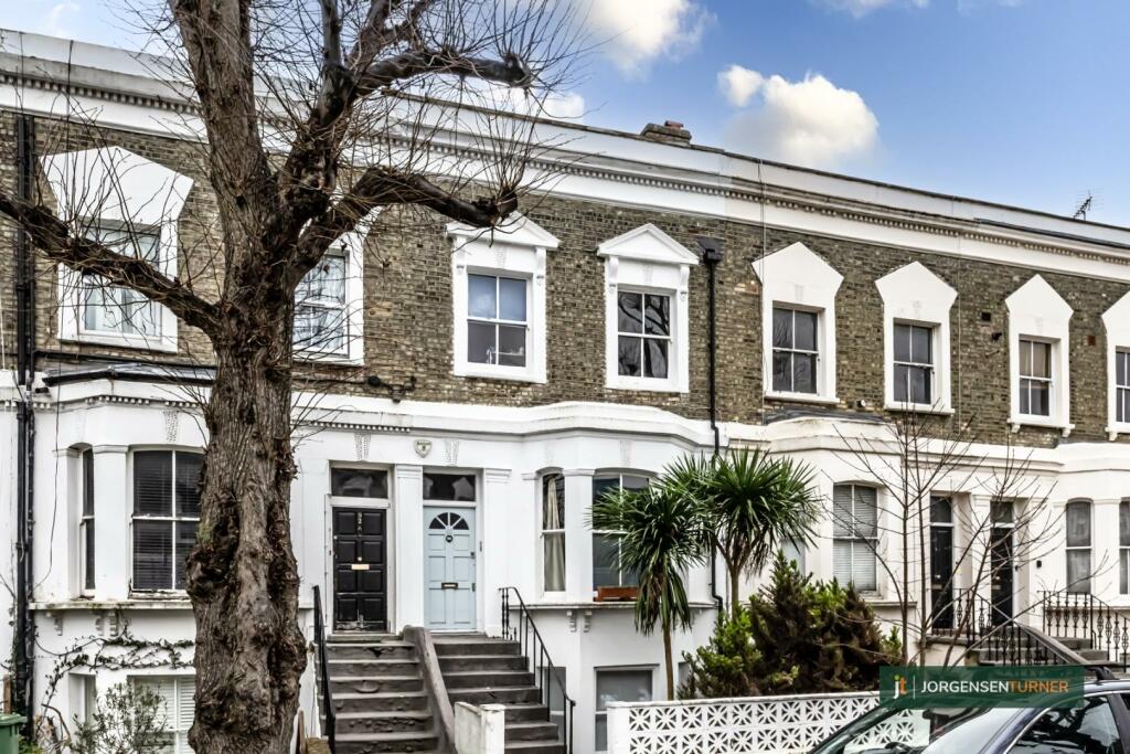 4 bedroom flat for sale in Loftus Road Shepherds Bush, W12