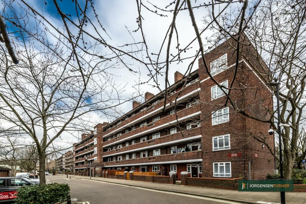 Studio flat for sale in Evans House, White City Estate, London, W12