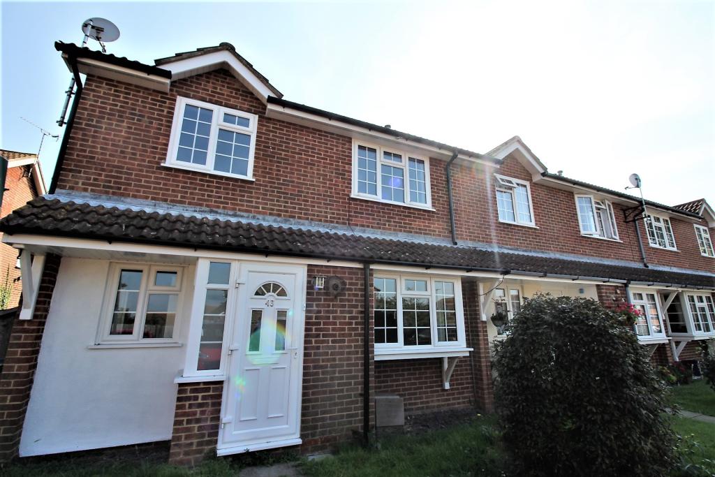 2 bedroom end of terrace house for rent in Snowdon Close, Eastbourne, BN23