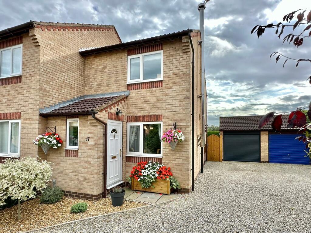 2 bedroom semidetached house for sale in Firbank Close, Strensall