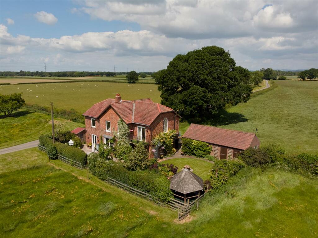 4 bedroom detached house for sale in Plainville Lane, Wigginton, York, YO32