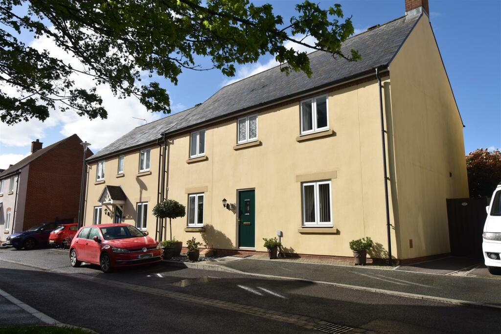 4 bedroom semidetached house for sale in Teal Way, Portishead, BS20