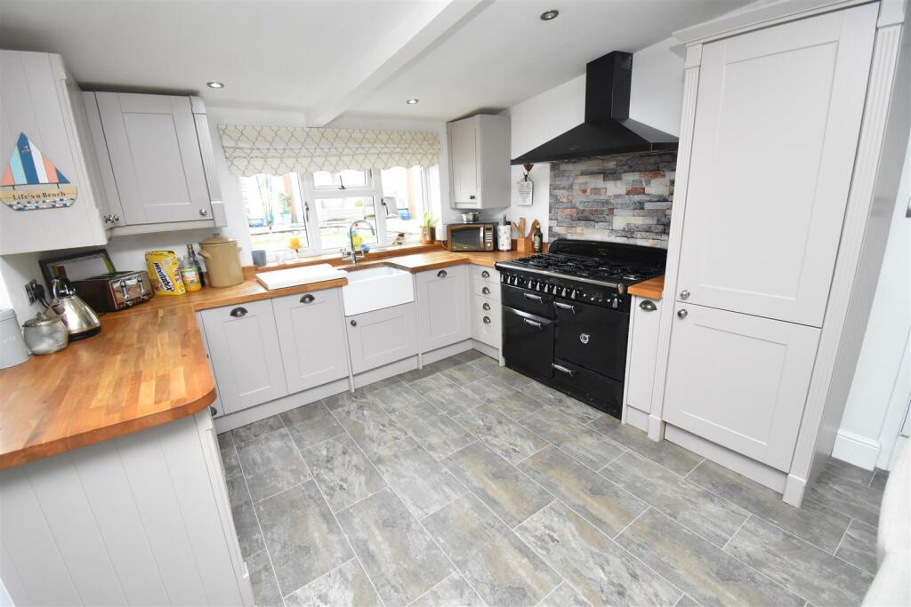 Additional property image - Clevedon Road, Weston-In-Gordano