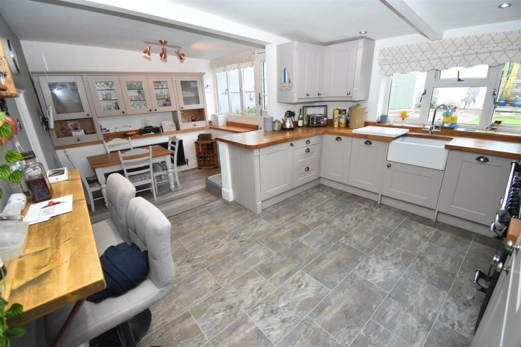 Additional property image - Clevedon Road, Weston-In-Gordano