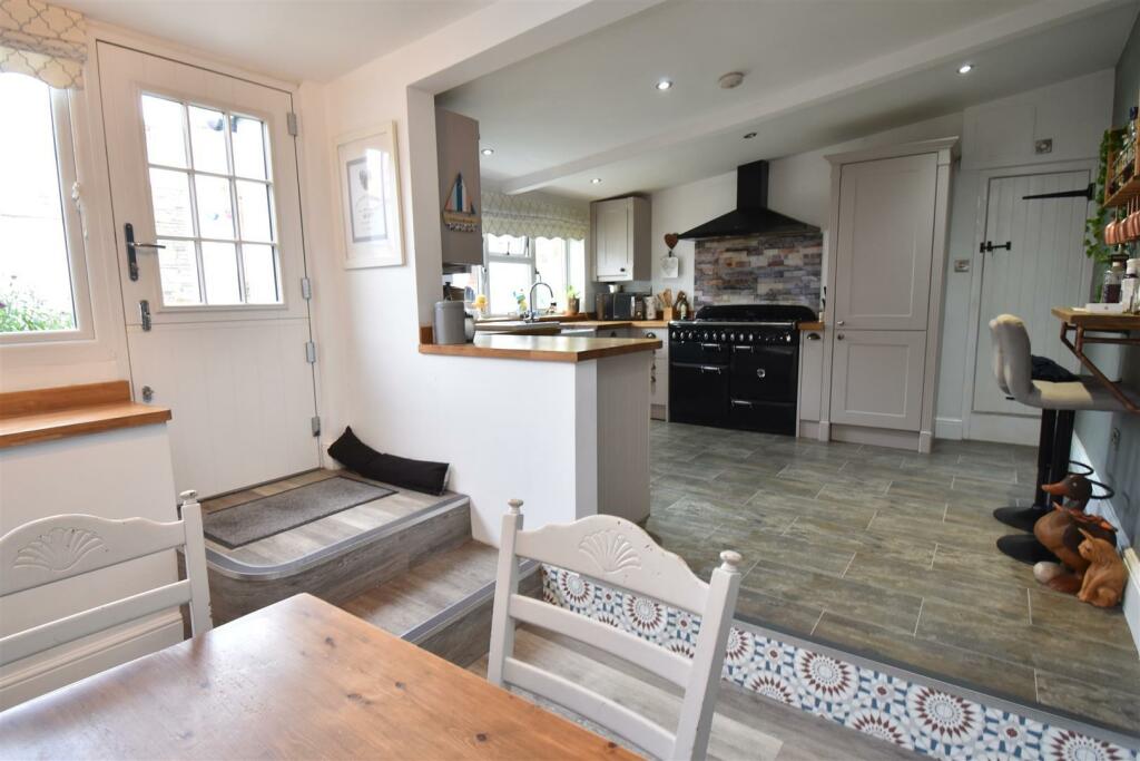 Additional property image - Clevedon Road, Weston-In-Gordano