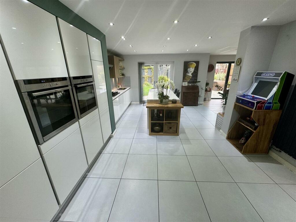 Additional property image - Debeccas Lane, Easton-In-Gordano