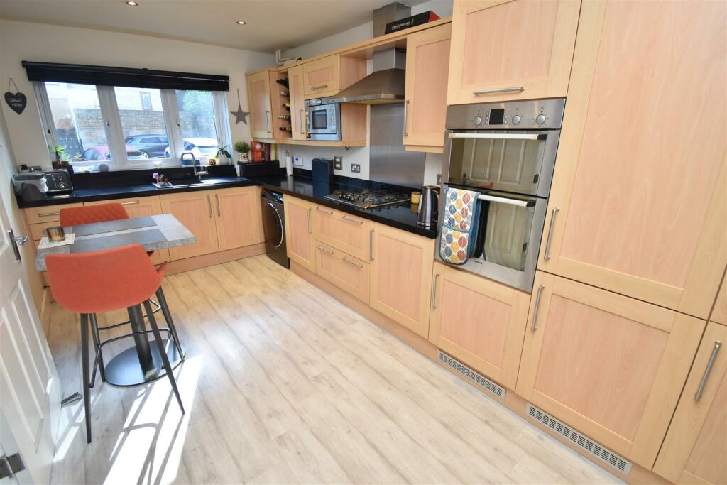 Additional property image - Brackenwood Gardens, Portishead