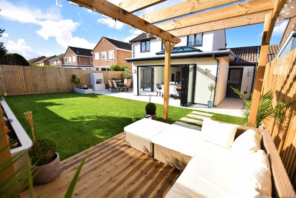 4 bedroom detached house for sale in Down Road, Portishead, BS20