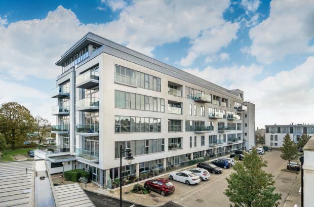 2 bedroom apartment for sale in Discovery Road, Plymouth, Devon, PL1